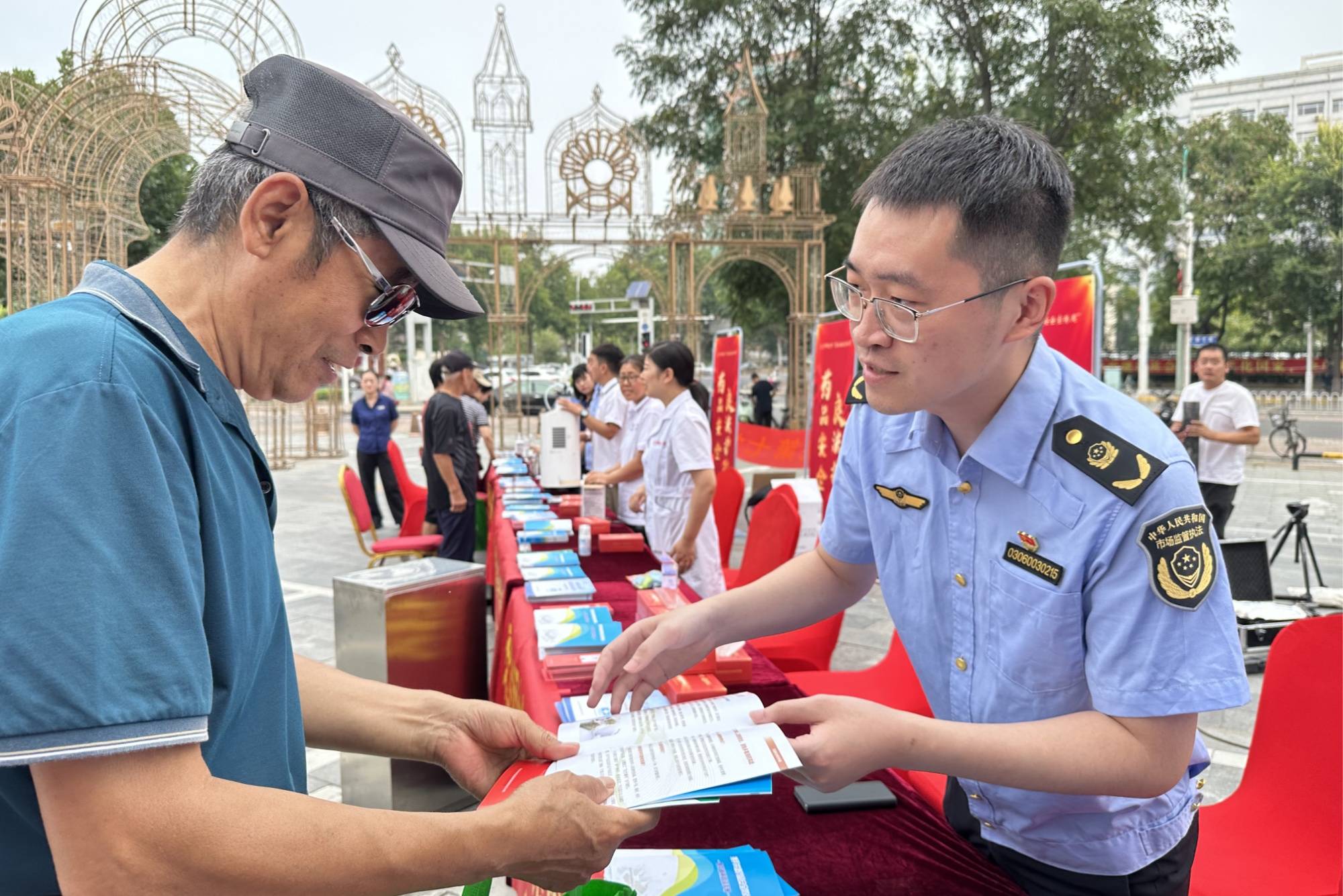 新澳门免费精准龙门客栈丨济宁市兖州区开展政协委员“情系中秋 服务为民”健康义诊进乡村