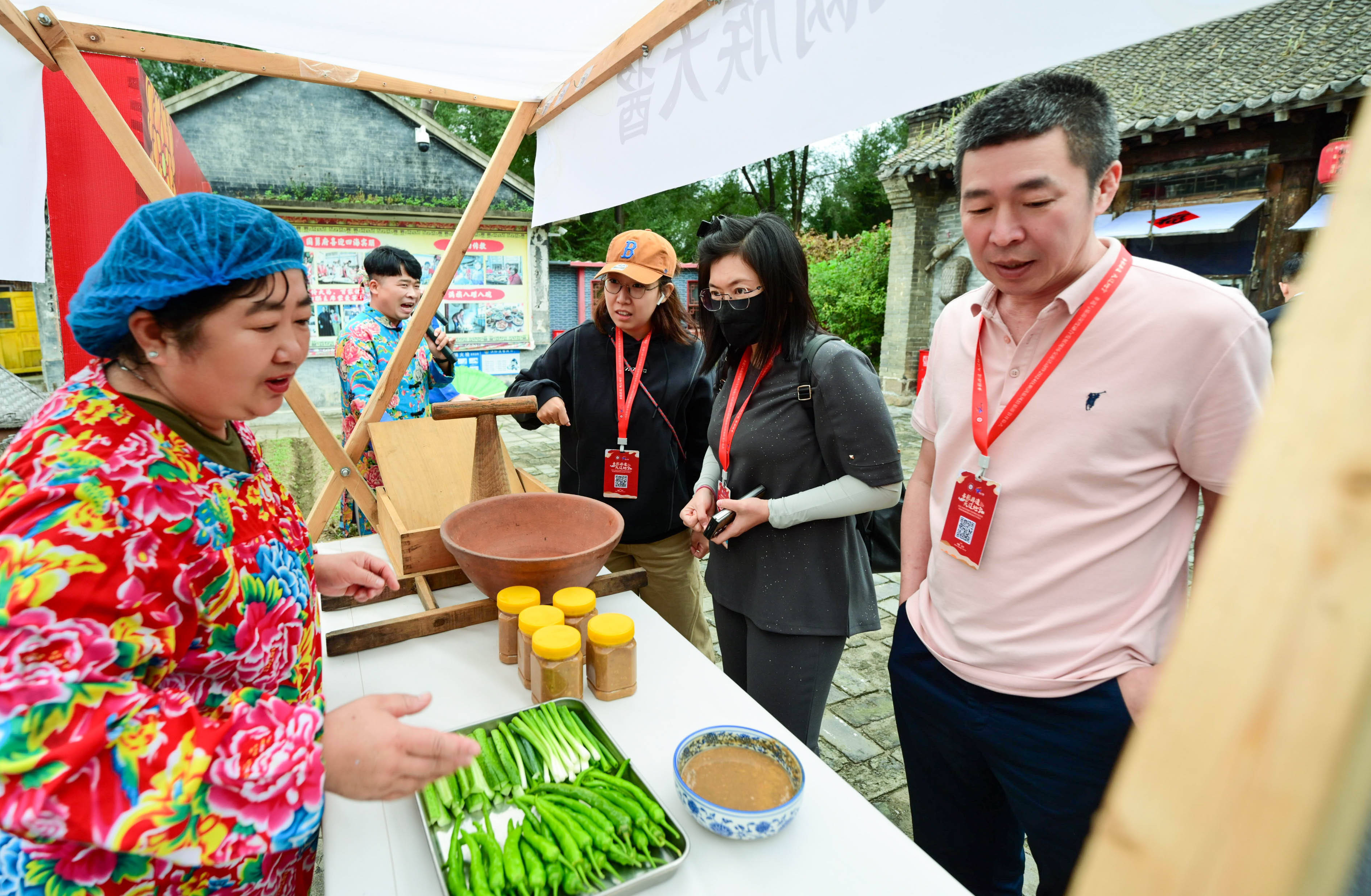 2024新澳彩免费资料丨打造北京红色旅游新地标，香山公园红亭诗会首次夜演